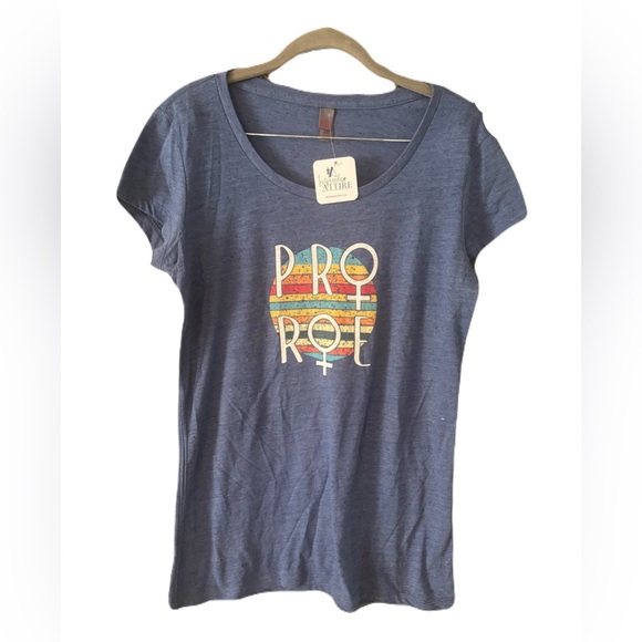 District Tops - Feminist “Pro Roe” inspiring T-shirt women’s size L